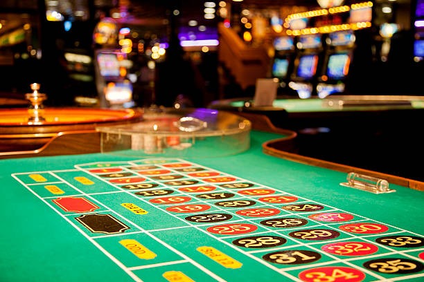 Play'n GO game interface showing slot reels and betting controls
